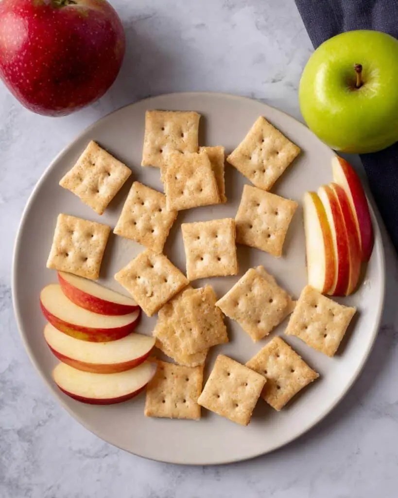 Vegan Cinnamon Apple Shortbread Bars Recipe